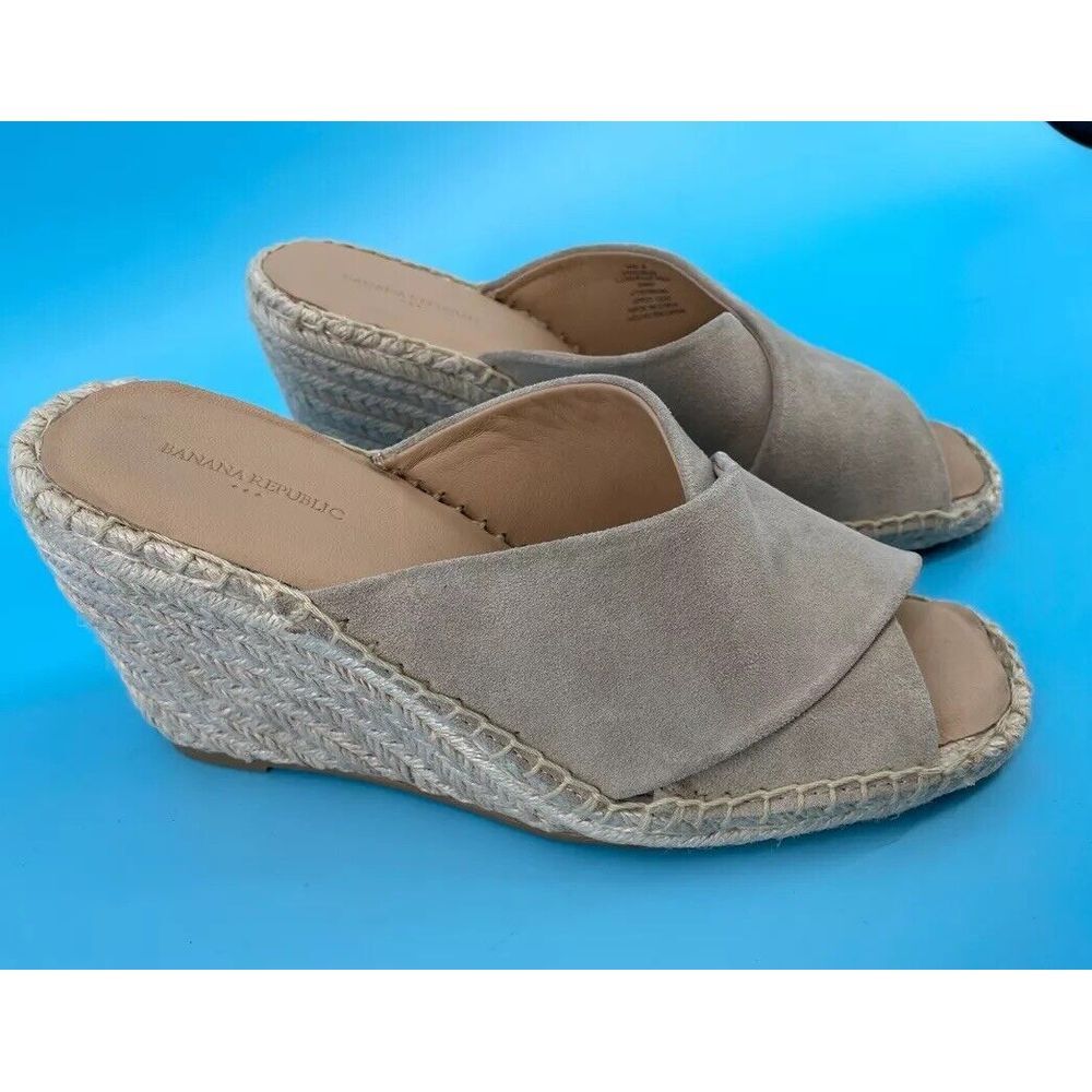 Banana Republic‎ Sandals Women's Size 8  Espadrille Wedges Sand Beige Suede Boho